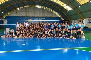 PROJETO DE VÔLEI CLUBE ATLÉTICO JAPIRENSE FINALIZA O ANO COM JOGOS NOS MUNICÍPIOS VIZINHOS.