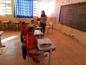 ESCOLA MUNICIPAL DE JAPIRA ESTÁ OFERECENDO REFORÇO ESCOLAR