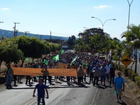 POPULAÇÃO DE JAPIRA SE MOBILIZA EM PROL À GREVE DOS CAMINHONEIROS!!!  LUTA QUE TAMBÉM É DO POVO!!!