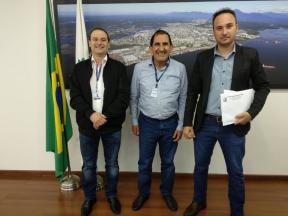 O prefeito de Japira Angelo Vigilato teve uma agenda importante em Curitiba nesta terça-feira (16 /07). 