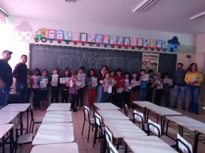 Secretaria municipal de saúde de Japira realizou  ações  educativa  e orientações no  combate o dengue ao escorpião e cuidados no higiene bucal na Escola  Municipal Doutor  Cézar Augusto Luiggi de Oliveira.