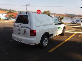 SECRETARIA MUNICIPAL DE AGRICULTURA O veículo Saveiro do programa compra direta, foi equipado com capota de fibra para garantir higiene e qualidade no transporte de alimentos da agricultura familiar em atendimento ao PAA -Programa de aquisição de ali