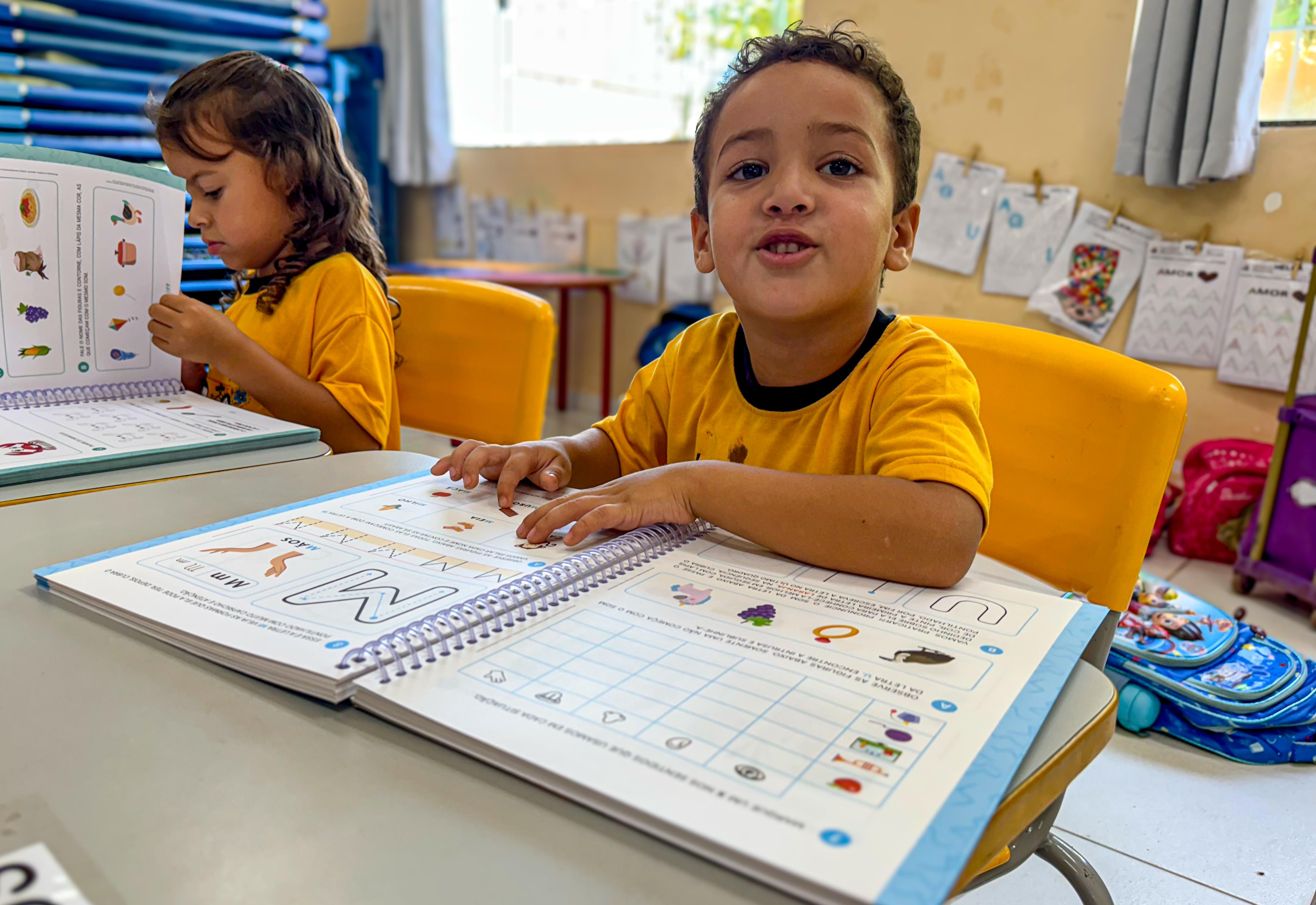 Distribuição de Kits Escolares para Alunos da Rede Municipal