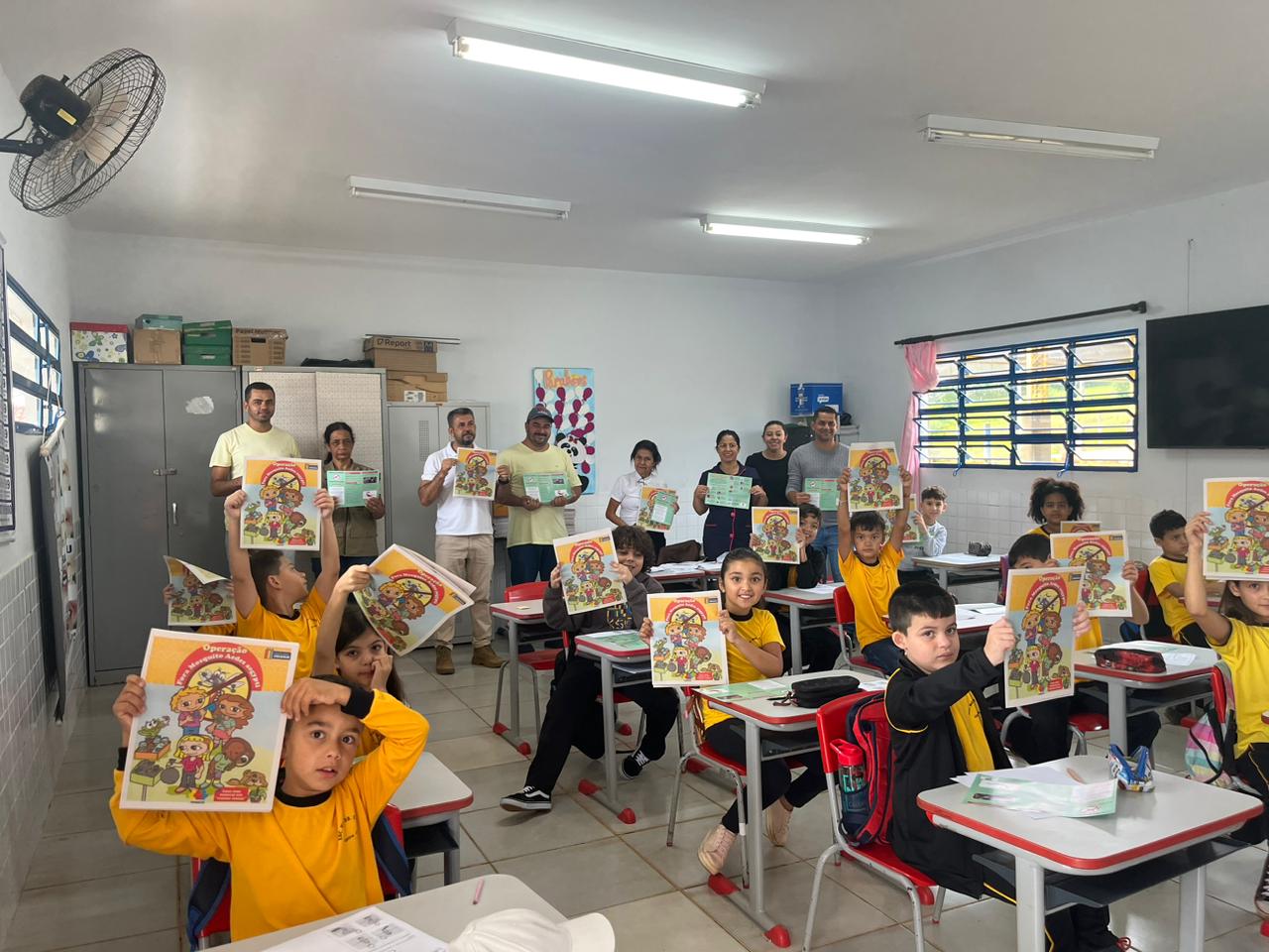 A Secretariaxa0xa0 Municipal de Saúde de Japira através da equipe de Vigilância em Saúde e Atenção Primaria, estão realizando uma ação do programa saúde na escola.
