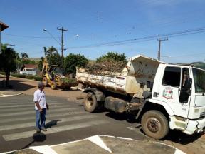 PREFEITURA RETOMA SERVIÇOS DE LIMPEZA POR TODA A CIDADE